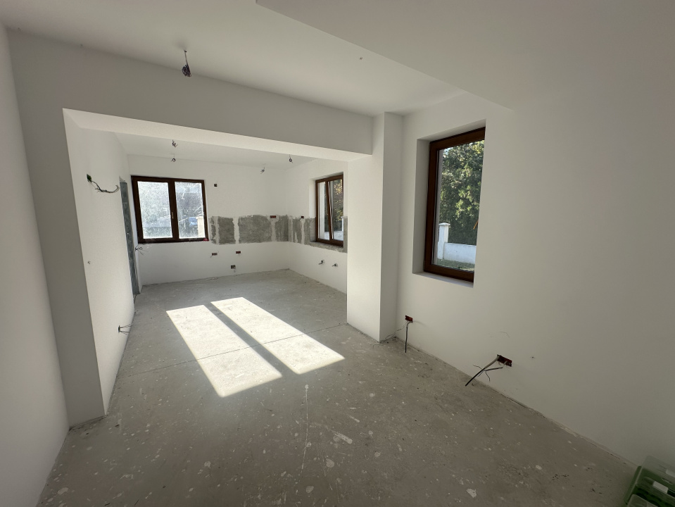 CORBEANCA-PARADISUL VERDE, VILA 507 MP, LOT 1.095 MP!