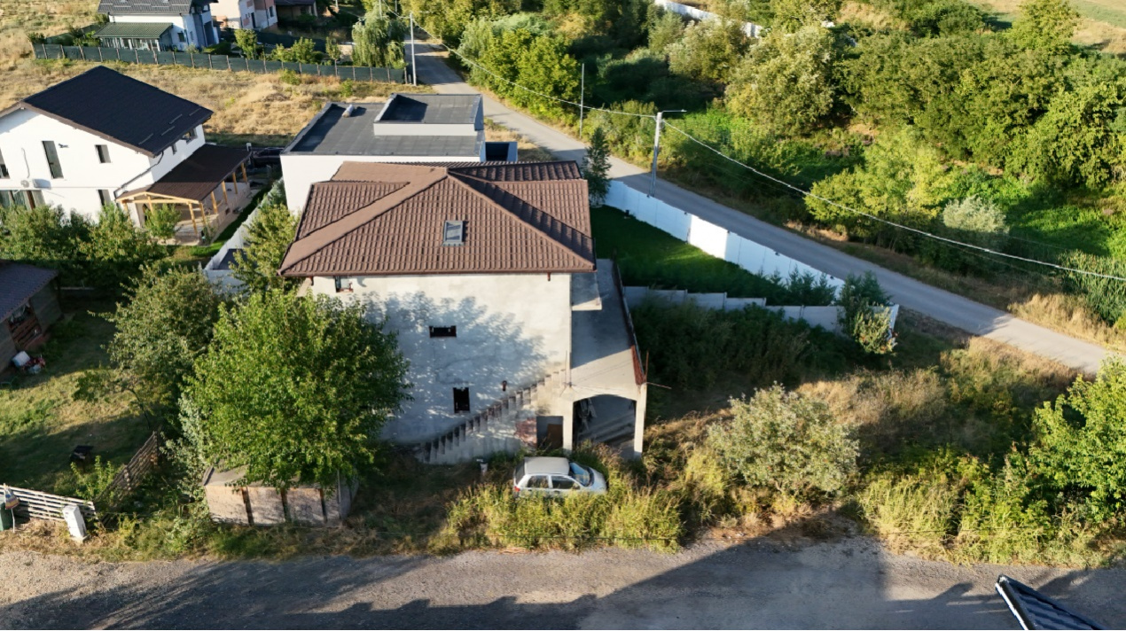 BERCENI-VIDRA, CASA P+E+M 142 MP, LOT 700 MP!