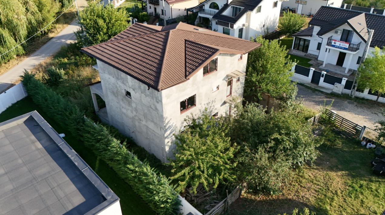 BERCENI-VIDRA, CASA P+E+M 142 MP, LOT 700 MP!