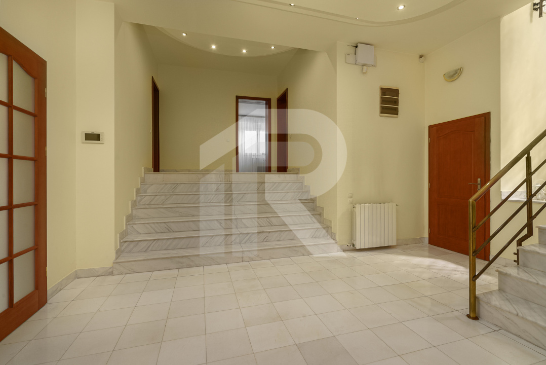 Drumul Taberei - Valea Oltului, casa 9 camere, lot 1158 mp