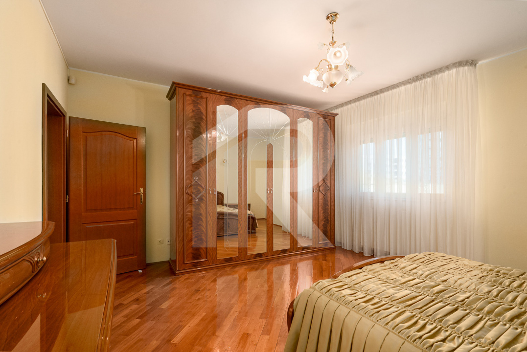 Drumul Taberei - Valea Oltului, casa 9 camere, lot 1158 mp