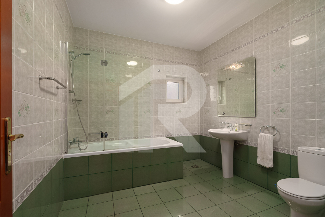 Drumul Taberei - Valea Oltului, casa 9 camere, lot 1158 mp