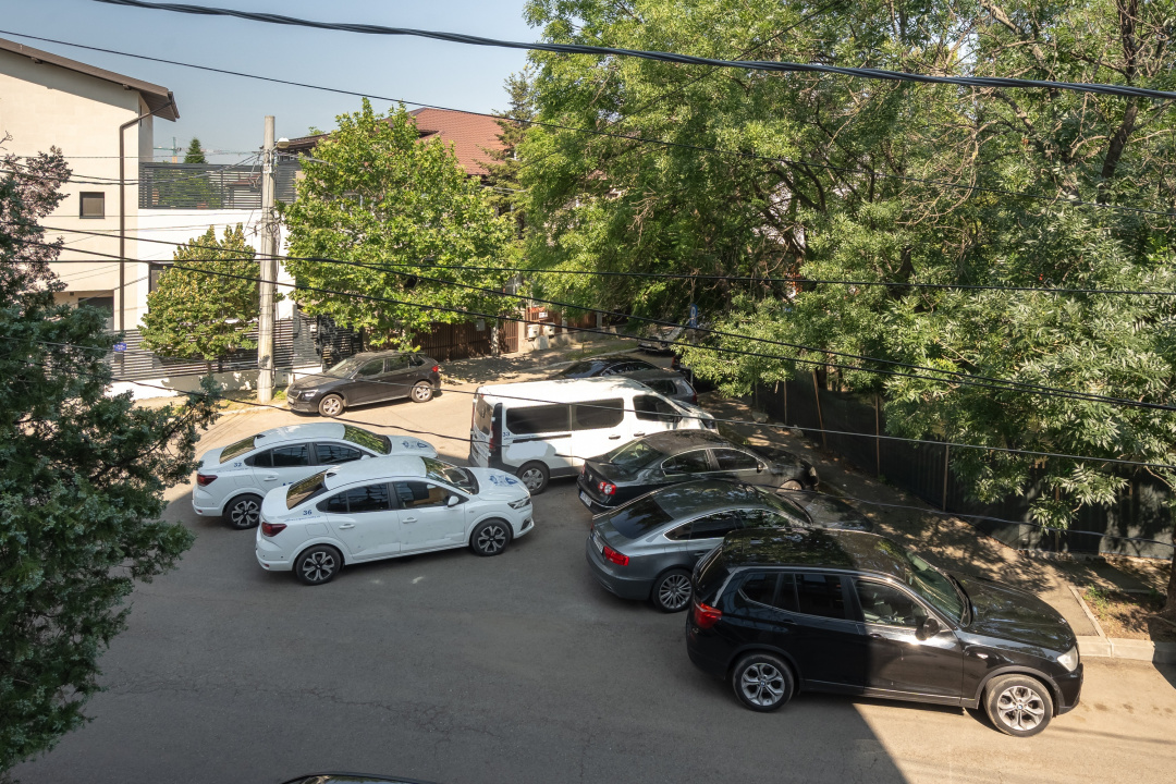 DRUMUL SARII - MACAROVICI, CLADIRE BIROURI 923 MP UTILI, LOT 360 MP!