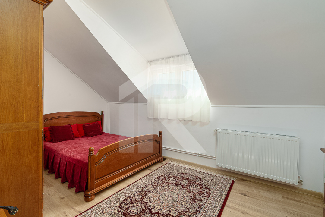 Vilă de vânzare în Bușteni – 8 dormitoare, vedere directă spre Crucea Caraiman!