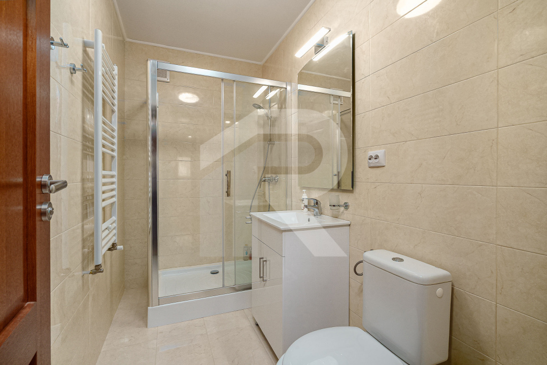 Vilă de vânzare în Bușteni – 8 dormitoare, vedere directă spre Crucea Caraiman!