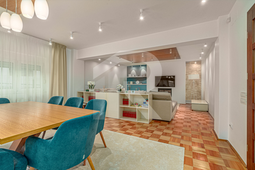 Vilă de vânzare în Bușteni – 8 dormitoare, vedere directă spre Crucea Caraiman!