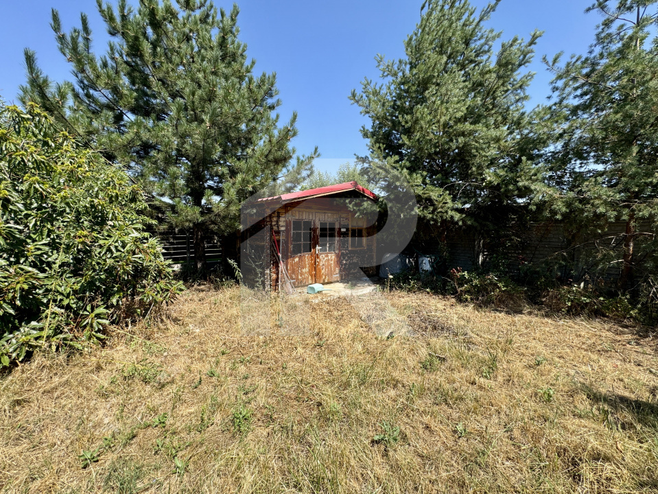 DOMNESTI , TEREN 698 MP, DESCHIDERE 17,19 MP, IMPREJMUIT CU GARD