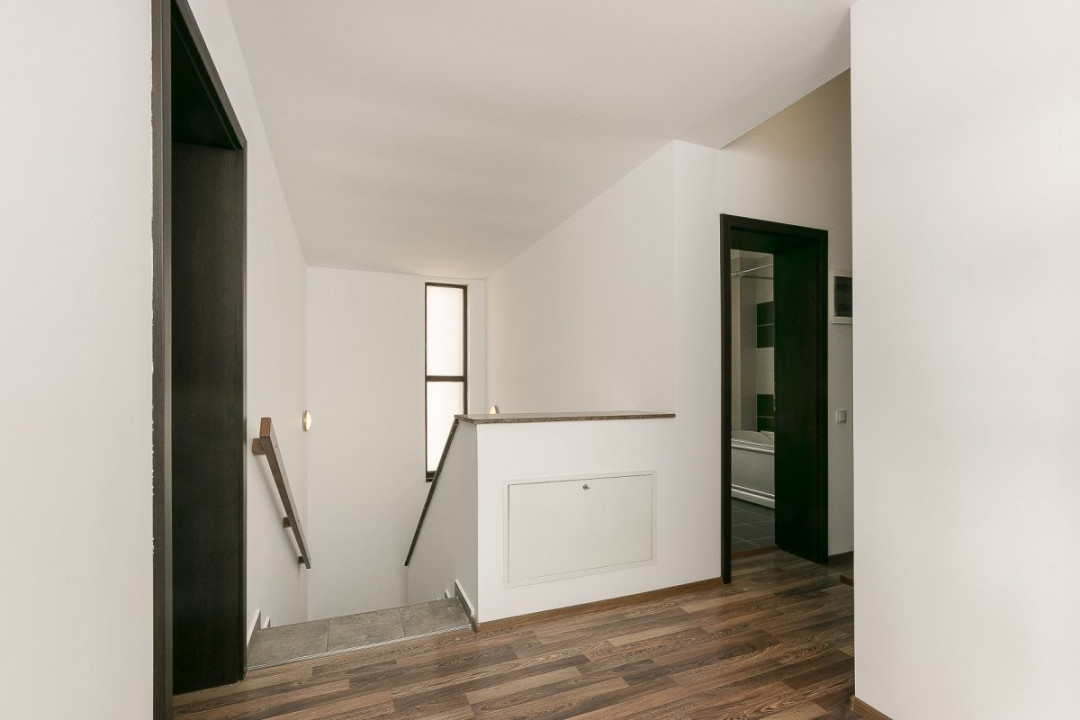 Vilă spațioasă și elegantă în Pipera – zona Porsche / Hotel Alexander