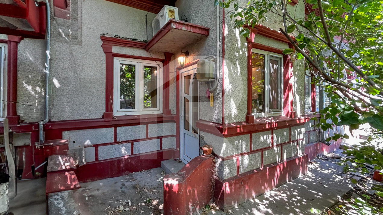 DE VANZARE CASA + TEREN in Dobroestiul (Vechi)