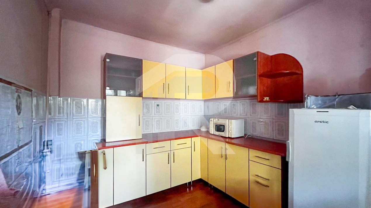 DE VANZARE CASA + TEREN in Dobroestiul (Vechi)