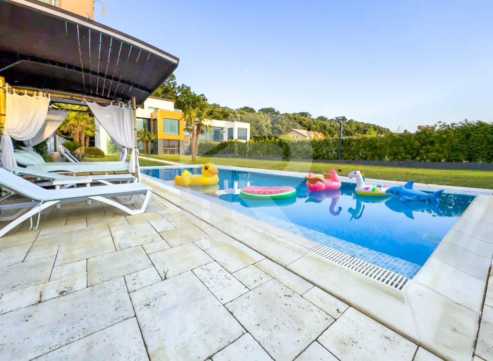 Pe Malul Snagovului, Unde Luxul Devine Cotidian