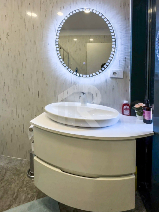 Pe Malul Snagovului, Unde Luxul Devine Cotidian