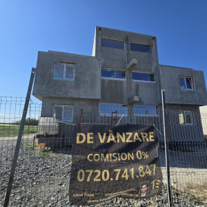 OVIDIU-POIANA- Vila tip duplex cu terasa circulabila.