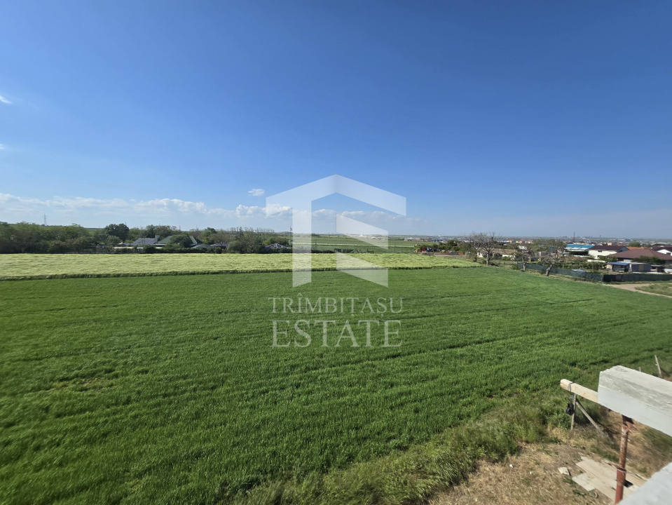 OVIDIU-POIANA- Vila tip duplex cu terasa circulabila.