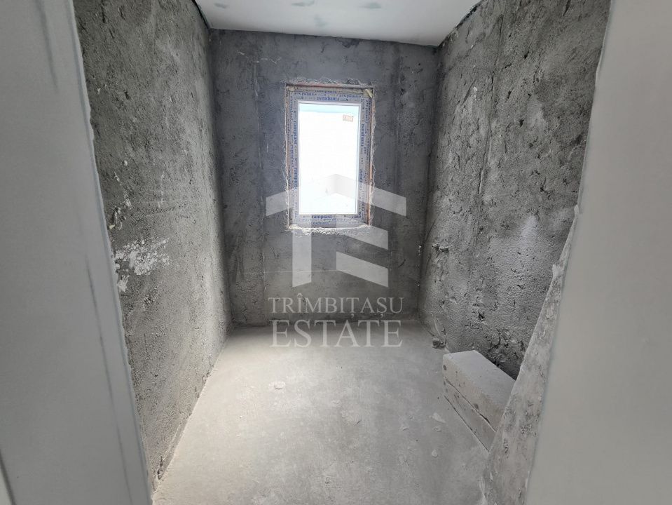 OVIDIU-POIANA- Vila tip duplex cu terasa circulabila.