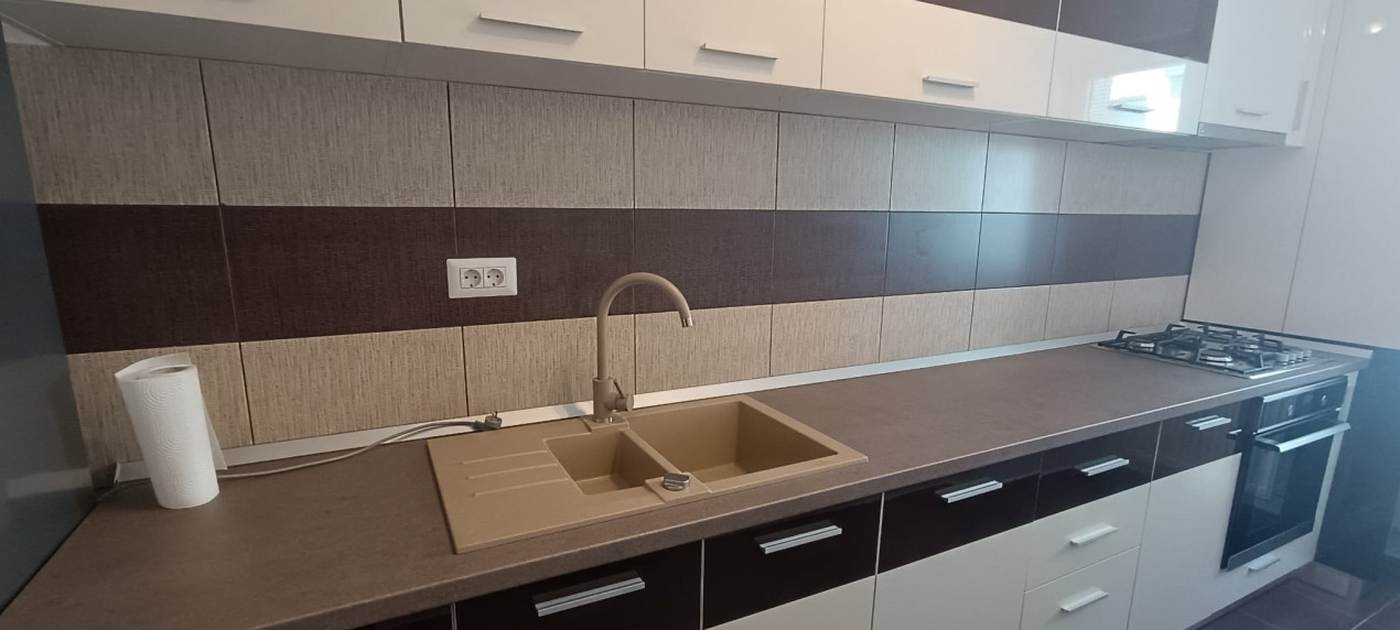 Apart. 2 cam. Balcon inchis, Bucatarie separata + Parcare ! Tineretului 79H !