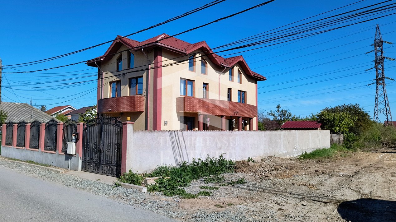 Năvodari | Casă spațioasă cu teren mare