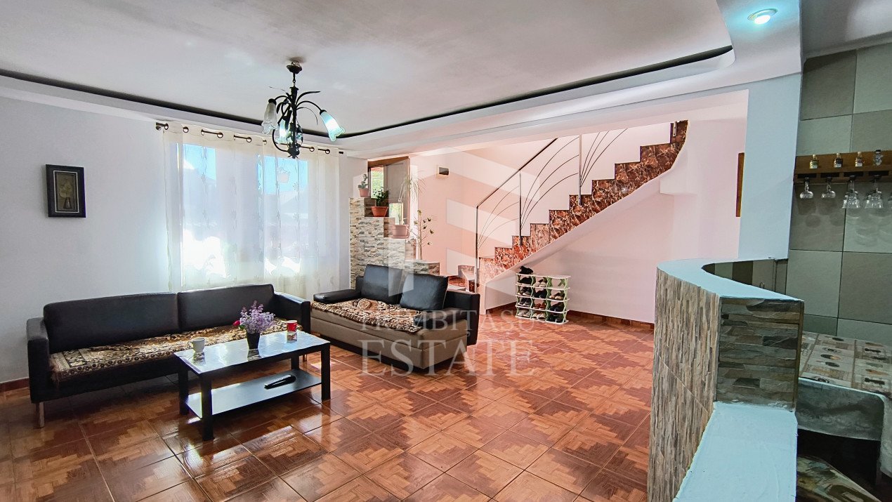 Năvodari | Casă spațioasă cu teren mare