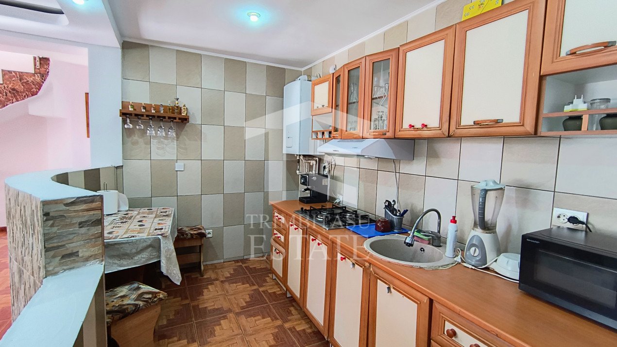 Năvodari | Casă spațioasă cu teren mare