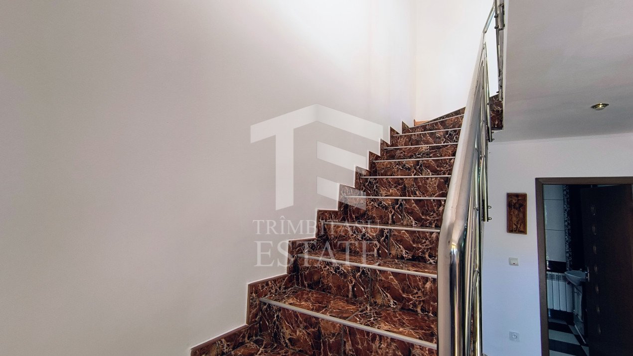 Năvodari | Casă spațioasă cu teren mare