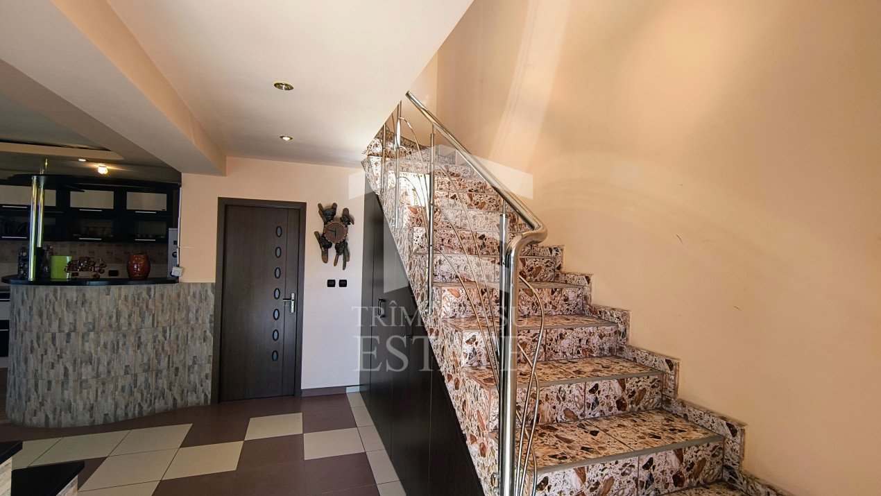 Năvodari | Casă spațioasă cu teren mare