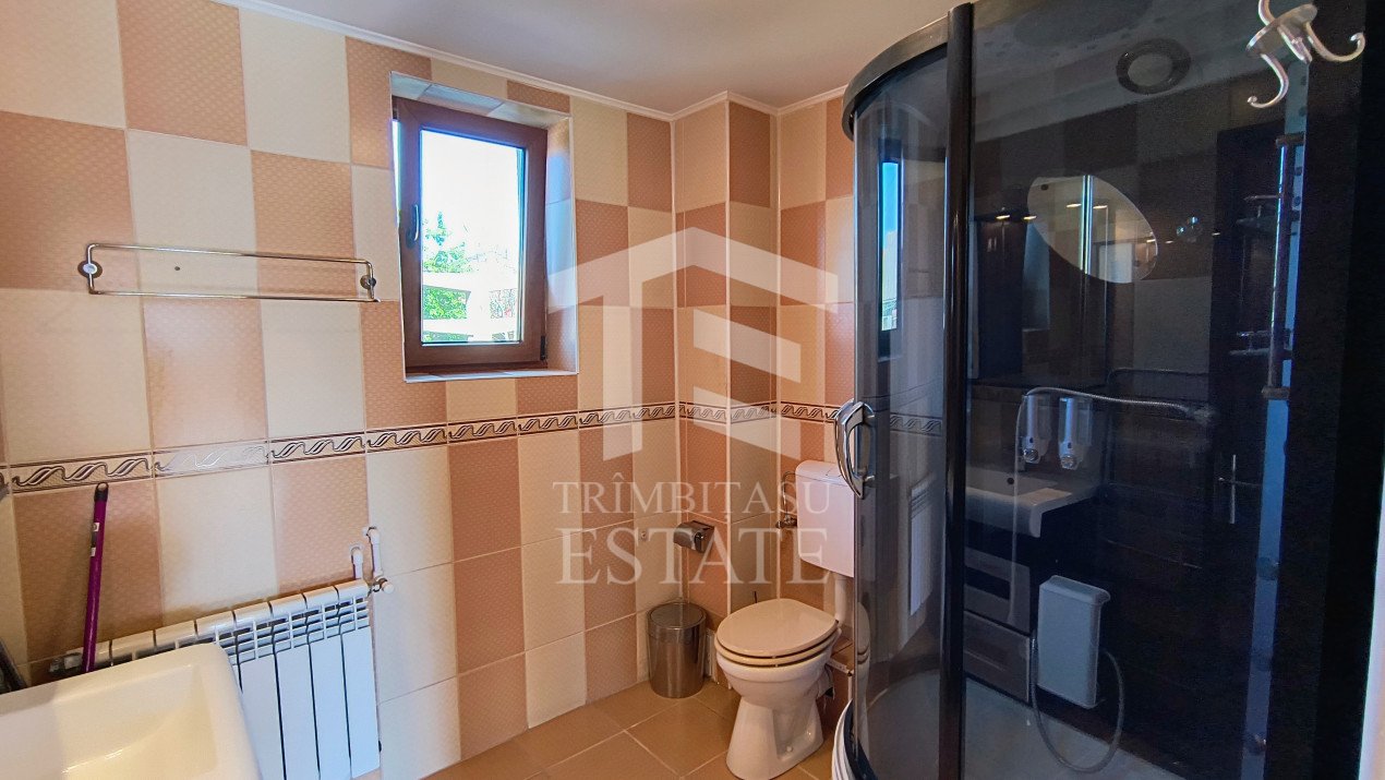 Năvodari | Casă spațioasă cu teren mare