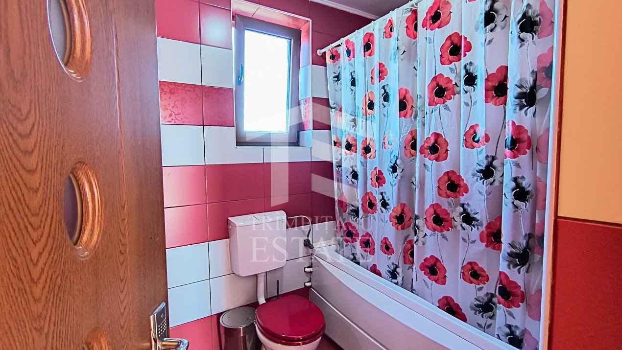 Năvodari | Casă spațioasă cu teren mare