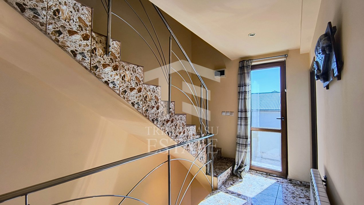 Năvodari | Casă spațioasă cu teren mare