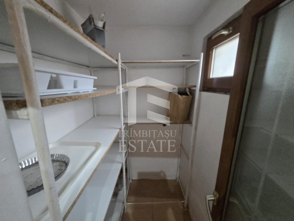 CENTRU- Casa de inchiriat pentru birouri.