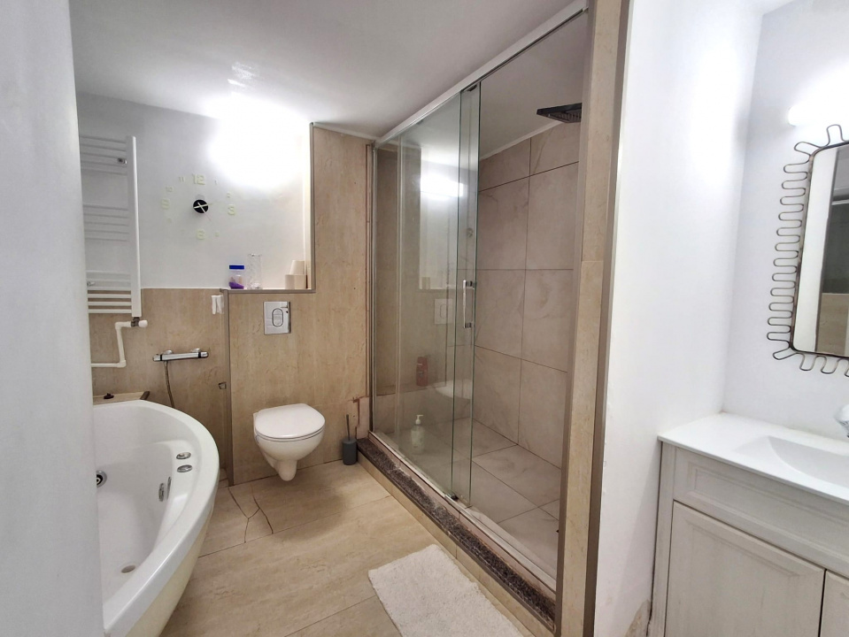 De Vanzare  Casa si Spatiu Comercial  zona Piata Unirii